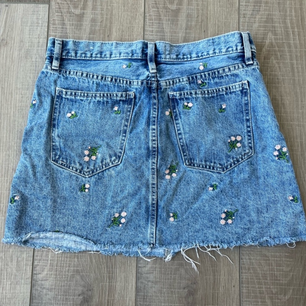 💐MANGO Denim Mini Skirt with Pink Flowers 💐 - Picture 4 of 11